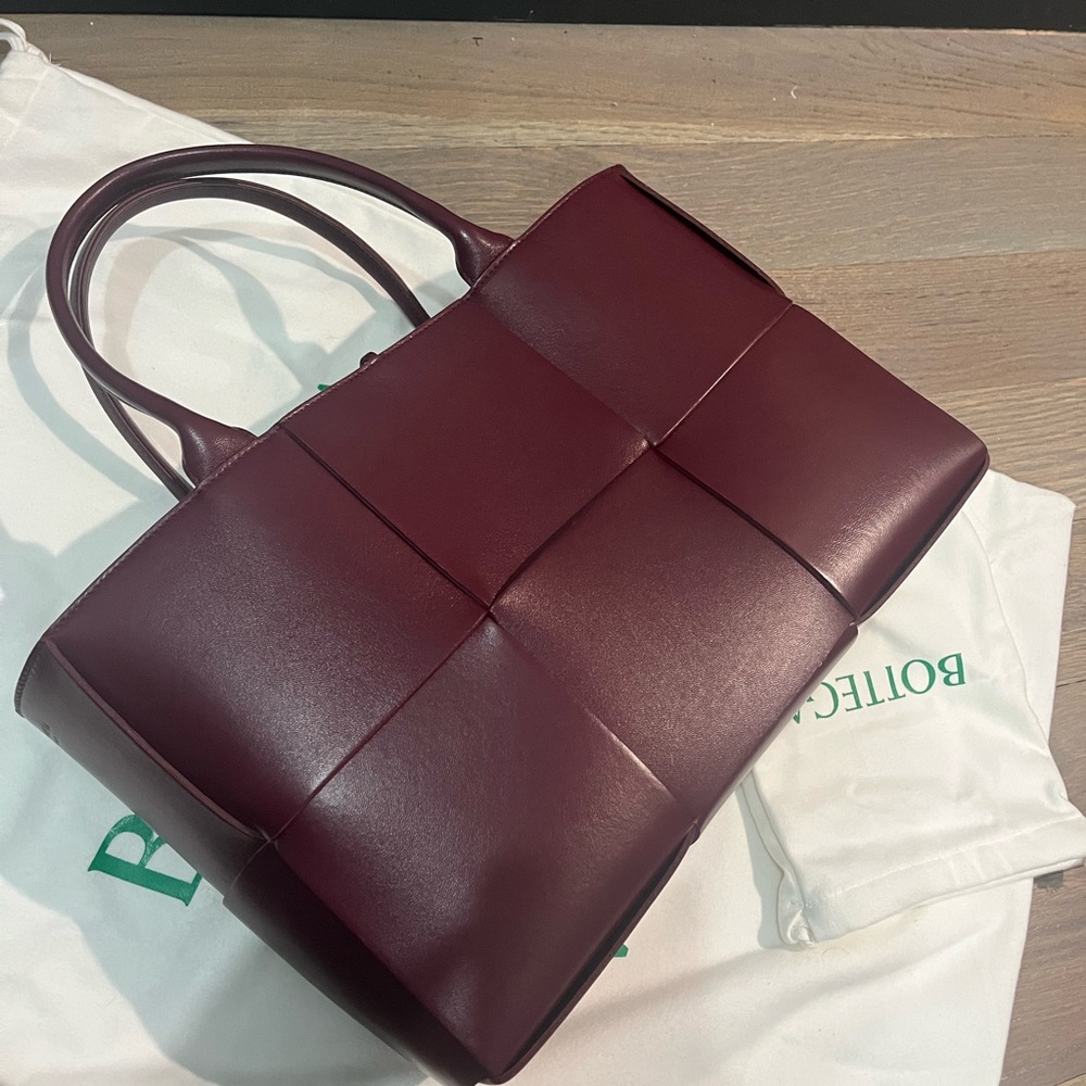 Bottega Veneta Medium Arco Tote *BRAND NEW*